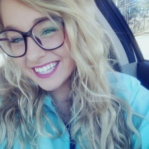 Meet your Posher, Kaitlyn